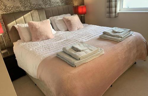 Kinlet Apartment | Stylish apartment sleeps 6