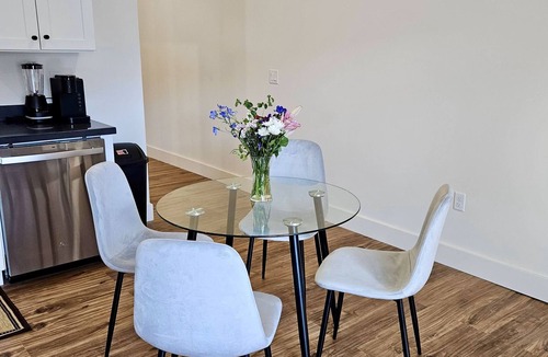 Elizabethtown Apartment | Stylish apartment in renovated Elizabethtown building with new furnishings!