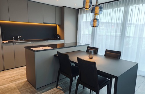 Uster District Apartment | Stylish Apartment with Balcony in Stettbach – Perfect Zurich Stay