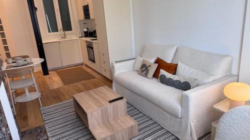 Hopital Saint-Louis Apartment | Stylish Apartment with Canal Saint-Martin view