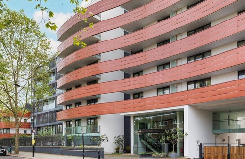 North Kensington Apartment | Stylish apartment with underground parking