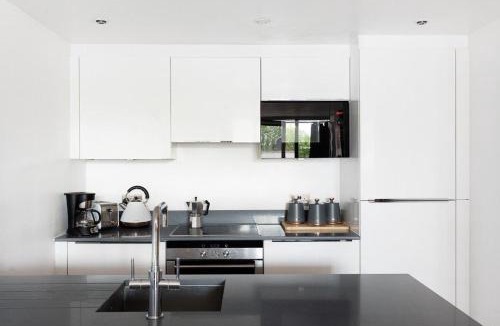 North Kensington Apartment | Stylish apartment with underground parking