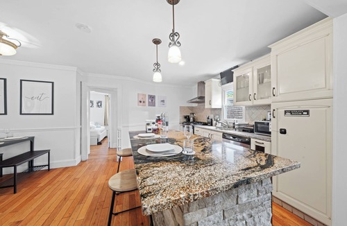 Bayonne Apartment | "Stylish Apartment with Light Rail Access"