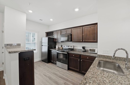 Savannah Apartment | Stylish apartment with open living space