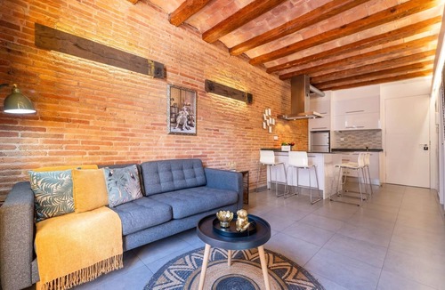 El Poble-sec Apartment | Stylish Apartments in Poble-sec — Steps from Barcelona’s Best - Several units!