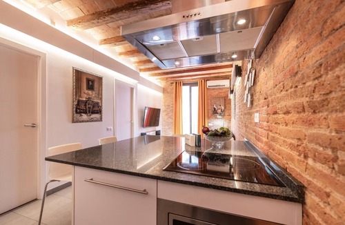El Poble-sec Apartment | Stylish Apartments in Poble-sec — Steps from Barcelona’s Best - Several units!