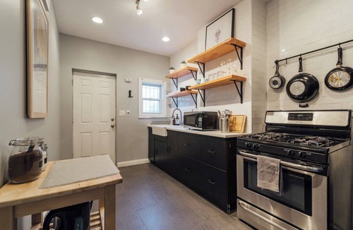Jersey City Apartment | Stylish Apt 40 mins from NYC - TV/Laundry