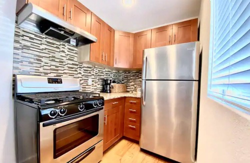 Windsor Park Condo | Stylish Austin Flat. Quite gated 8 unit complex