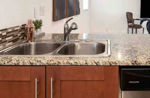 Windsor Park Condo | Stylish Austin Flat. Quite gated 8 unit complex