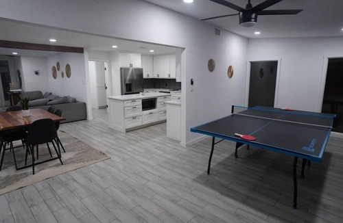 East Congress House | Stylish Austin Retreat. Private Home Near DT ATX!