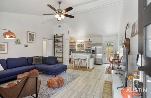 North University Apartment | Stylish Austin Retreat w/Luxurious King Bed + W/D