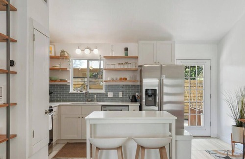North University Apartment | Stylish Austin Retreat w/Luxurious King Bed + W/D