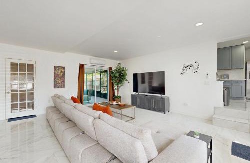 Avondale House | Stylish Avondale Home – Pet-Friendly & Walkable