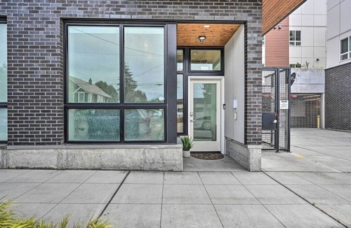 Whittier Heights Apartment | Stylish Ballard Studio 15 Mins from Space Needle