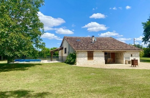 Moustier House | Stylish barn conversion with a beautiful pool and stunning 4ha grounds.