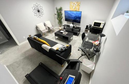 Transcona Apartment | Stylish Basement Suite with Modern Comforts