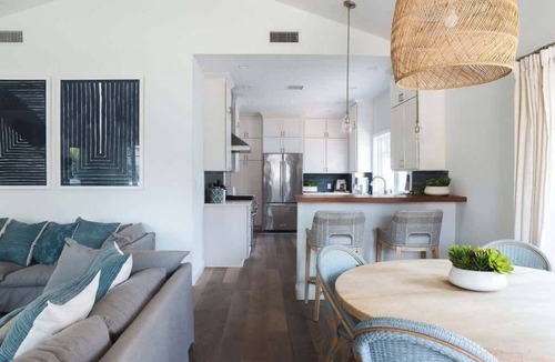 Naples House | Stylish Beach Cottage Steps from Naples Island