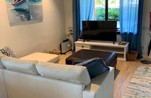 Cubelles House | Stylish Beach House 600m to sea