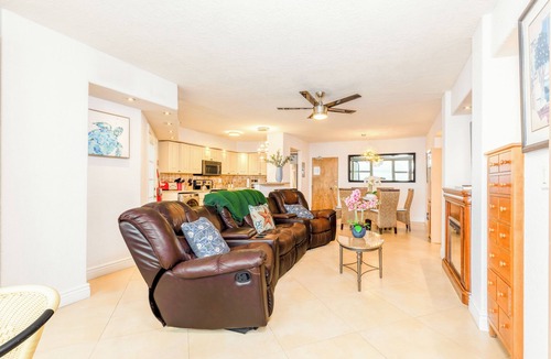 Galt Mile Condo | Stylish Beachfront Condo with Balcony & Ocean View