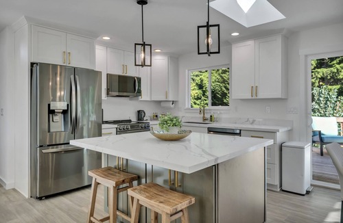 Newport House | Stylish Bellevue Retreat