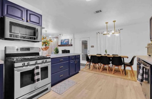 Deer Park House | Stylish Boho Home-5Brs- amazing Pool-Patio- 2tvs- DeerPark