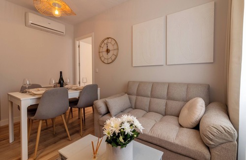 El Clot Apartment | * Stylish Brand New Apt 5 guests A/C El Clot @22 District