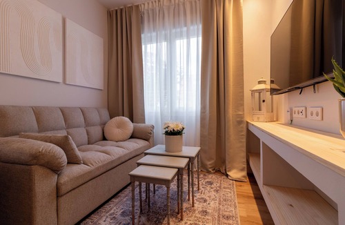 El Clot Apartment | * Stylish Brand New Apt 5 guests A/C El Clot @22 District