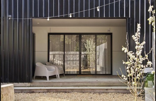 Creswick Apartment | Stylish, Brand New, private Studio