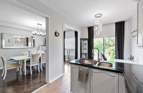 Richmond Hill House | Stylish, Bright & Spacious - 3 Brdm W/1 Parking