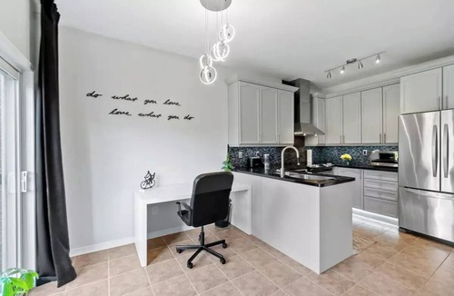 Richmond Hill House | Stylish, Bright & Spacious - 3 Brdm W/1 Parking