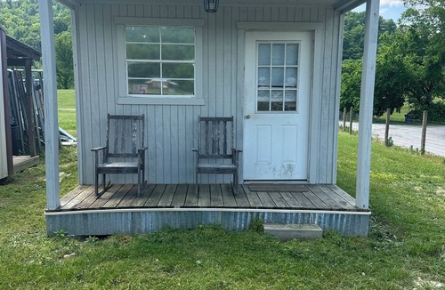 Winona Cabin | Stylish Cabin With Direct Access to Brimstone Trails. Plenty of Parking Space