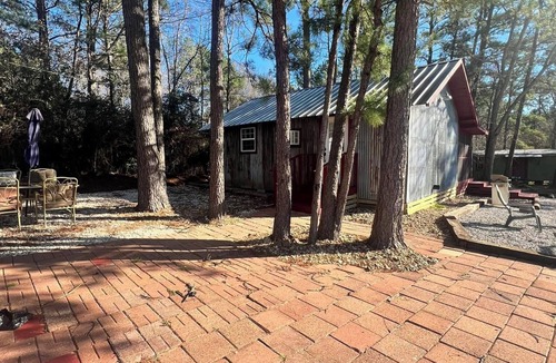 Kennard Cottage | STYLISH CABIN WITH HOT TUB IN A SMALL TOWN. STAY AMONG THE PINE TREES! EAST TX.!