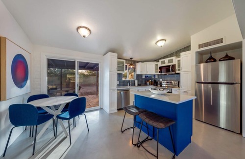 Casas Adobes House | Stylish/Carport/3 BR 2 BA/Big Yard/Grill
