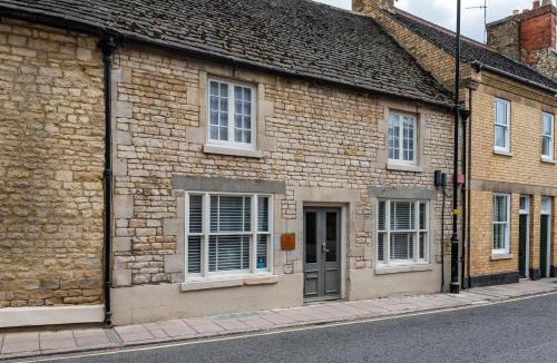 Stamford House | Stylish central 6 bedroom converted Granary