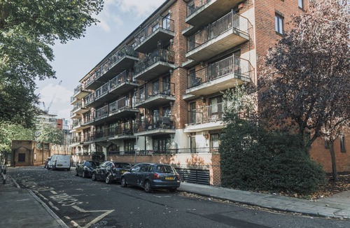 Wapping Apartment | Stylish Central London Flat with Sun Terrace