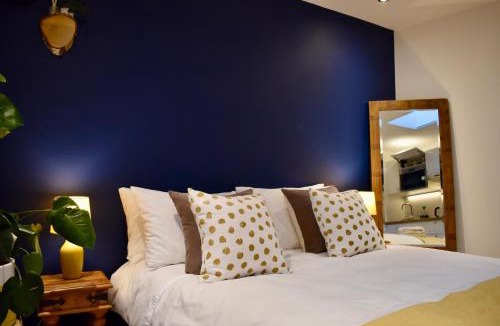 Fairfield Apartment | Stylish centrally-located studio with parking