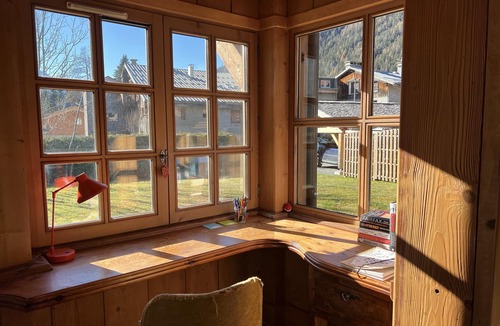 Chamonix-Mont-Blanc Ski Chalet | Stylish Chalet, Stunning Views of Mont Blanc, Hot Tub, Carport & large Garden