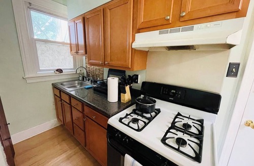 Elkins Park Apartment | Stylish & Charming 2BR | Monthly Discount