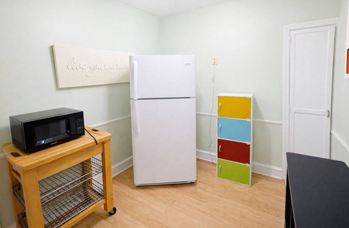 Elkins Park Apartment | Stylish & Charming 2BR | Monthly Discount