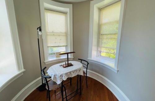 Elkins Park Apartment | Stylish & Charming 2BR Monthly Discount