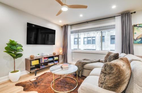 Edgewater Beach House | Stylish Chicago Retreat: Walk to Loyola University