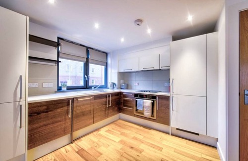 Bonnington Apartment | Stylish City Centre Apartment for Two