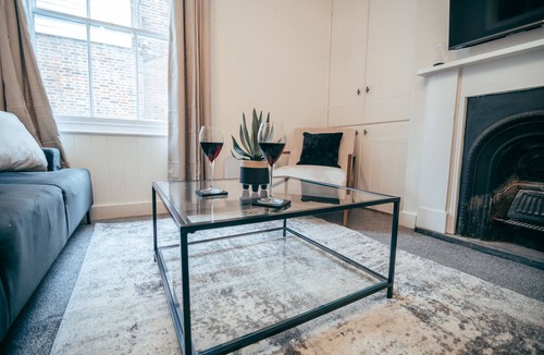 Canterbury House | Stylish city centre hideaway