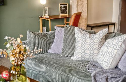 Downtown Dallas Apartment | Stylish City Loft Downtown
