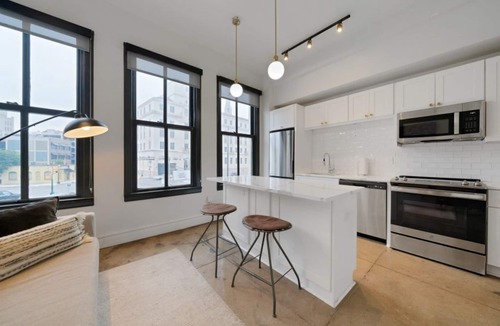 Downtown San Antonio Condo | Stylish Comfort in Every Corner: Discover La Luz's 3BR Condo