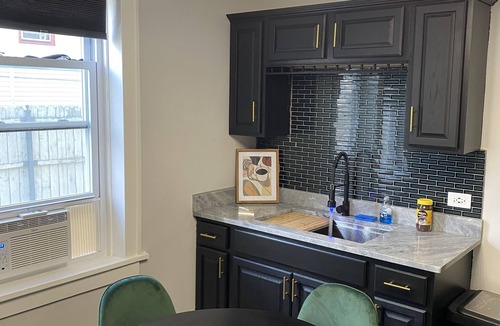 Brighton Park Apartment | Stylish comfortable 3BR with tons of natural light