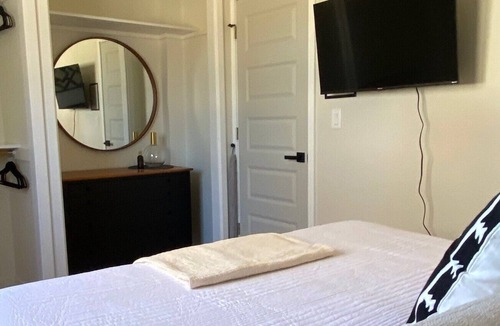 Rapid City House | Stylish & Comfortable 3 Queen Beds - Minutes from Downtown