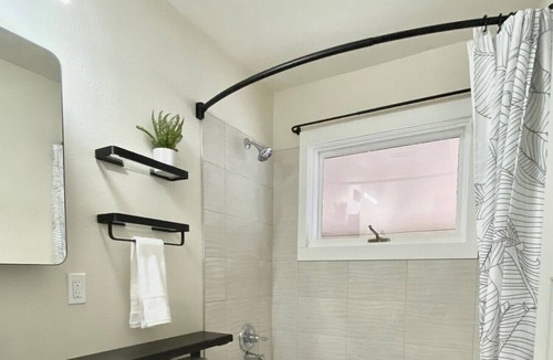 Rapid City House | Stylish & Comfortable 3 Queen Beds - Minutes from Downtown