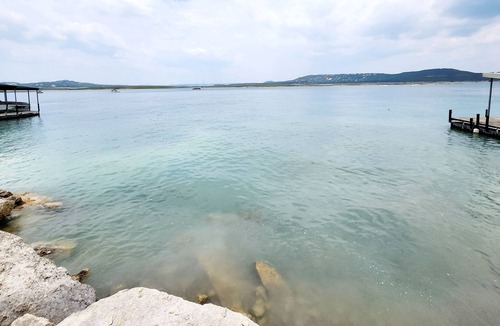 Marshall Ford House | Stylish Comfy Heaven on Lake Travis~ Scenic Views!