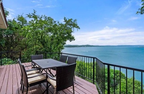 Marshall Ford House | Stylish Comfy Heaven on Lake Travis~ Scenic Views!